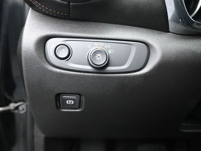 Used 2019 Chevrolet Blazer Premier w/ Sun and Wheels Package image 12