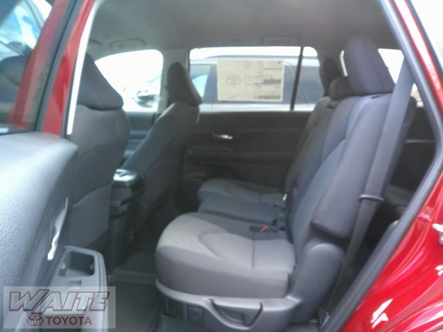 New 2026 Toyota Grand Highlander LE image 18