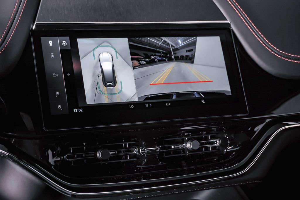 New 2026 Aston Martin DBX 707 image 28