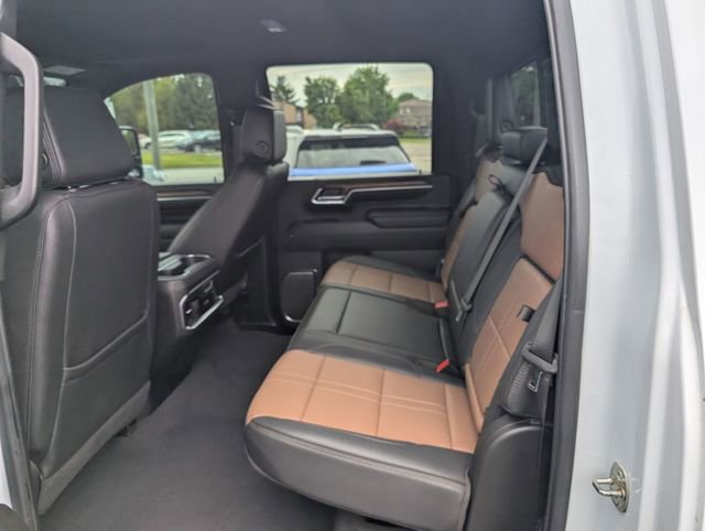 Used 2024 Chevrolet Silverado 3500 High Country w/ High Country Premium Package AWD/4WD image 11