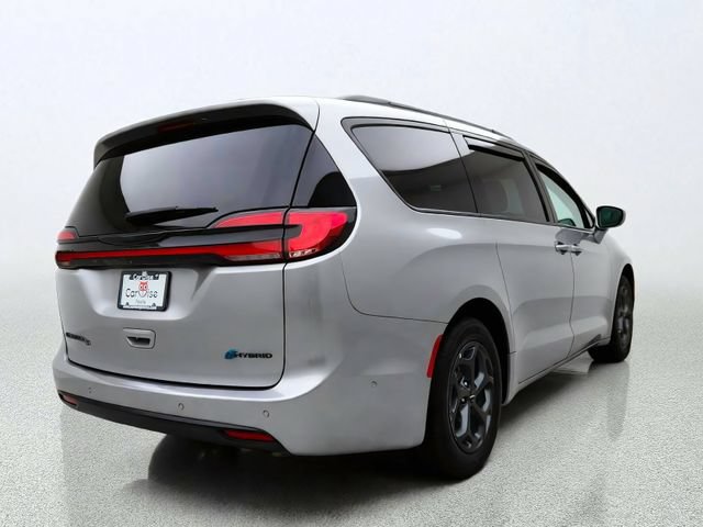 Used 2021 Chrysler Pacifica Touring-L w/ S Appearance Package FWD image 2