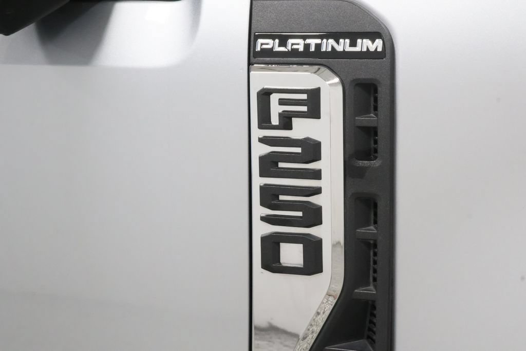 Used 2023 Ford F250 Platinum AWD/4WD image 34