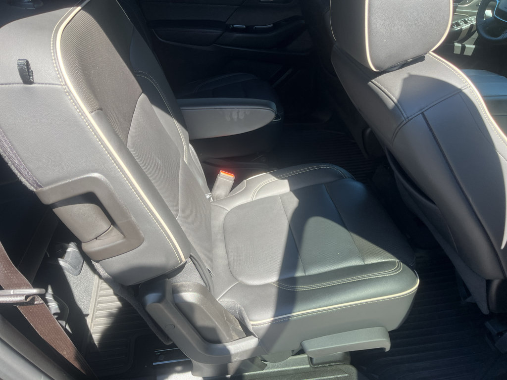 Used 2023 Chevrolet Traverse Premier w/ Redline Edition AWD/4WD image 41