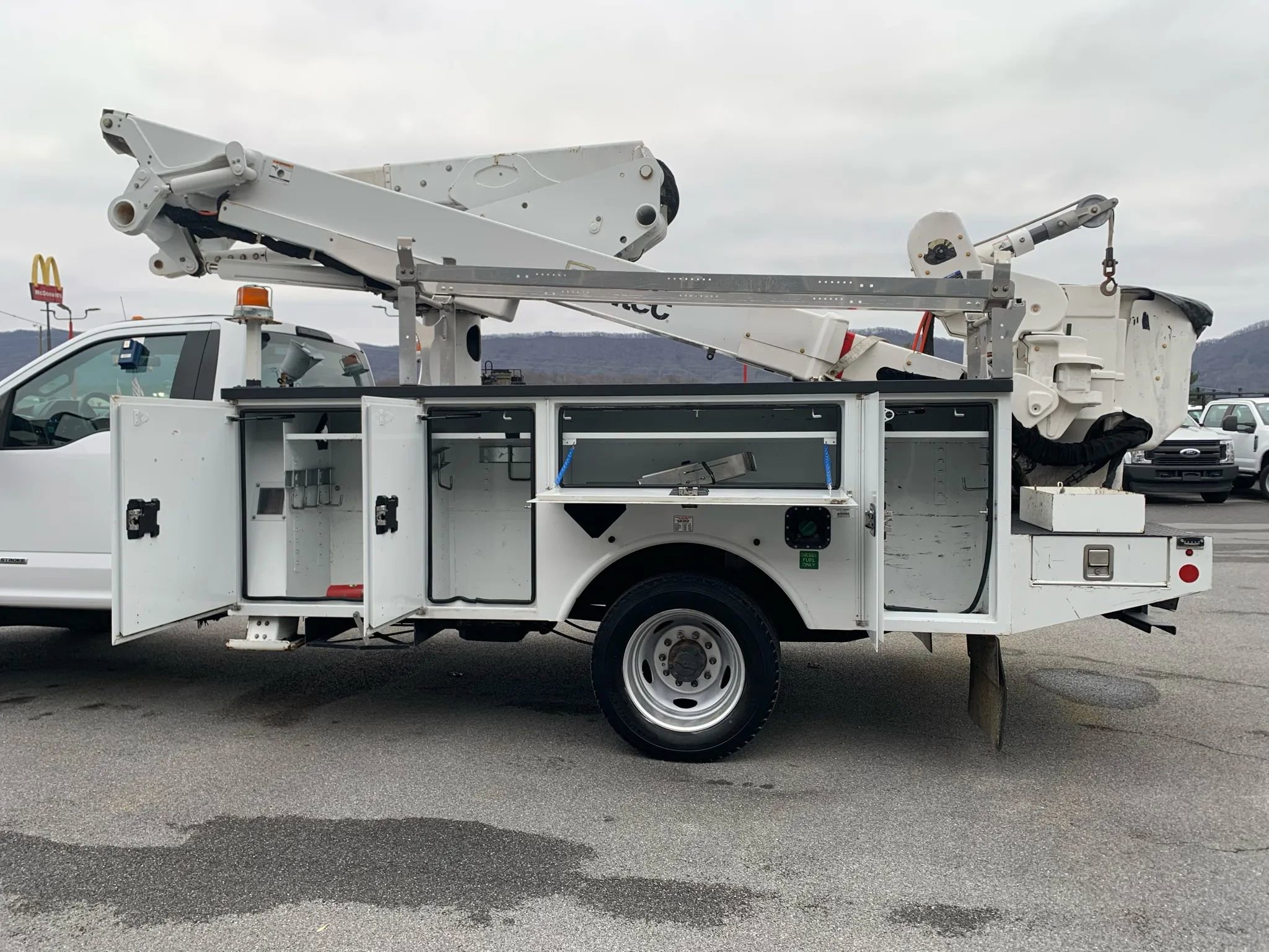 Used 2017 Ford F550 4x4 Regular Cab Super Duty image 26