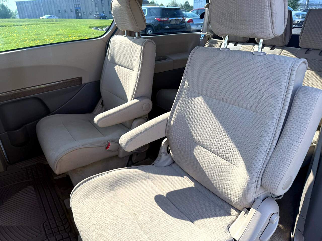 Used 2009 Nissan Quest S w/ Drivers Pkg image 10