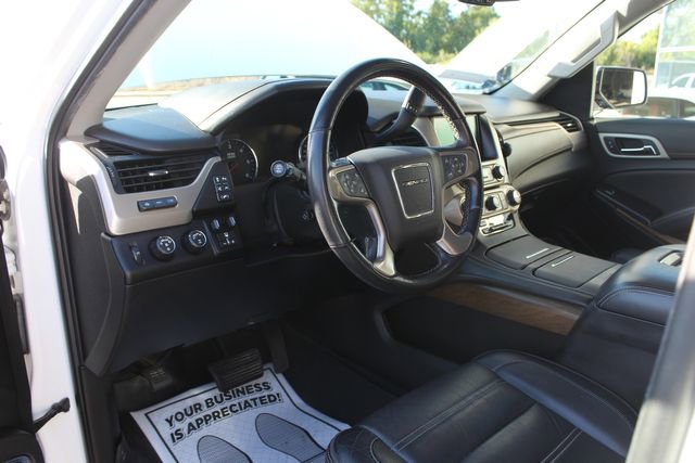 Used 2020 GMC Yukon XL Denali w/ Open Road Package image 16