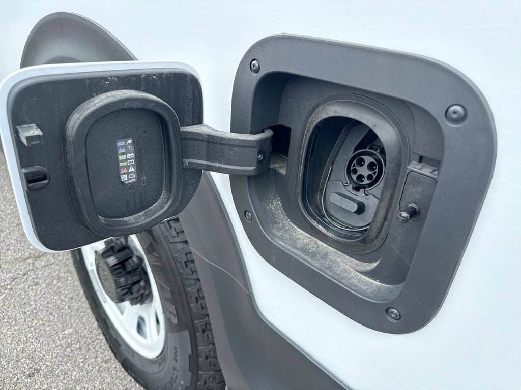 Used 2024 Chevrolet Brightdrop 600 w/ Battery Pack, Max Range AWD/4WD image 13