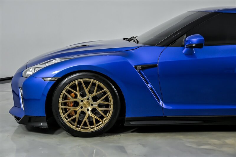 Used 2020 Nissan GT-R Premium AWD/4WD image 7