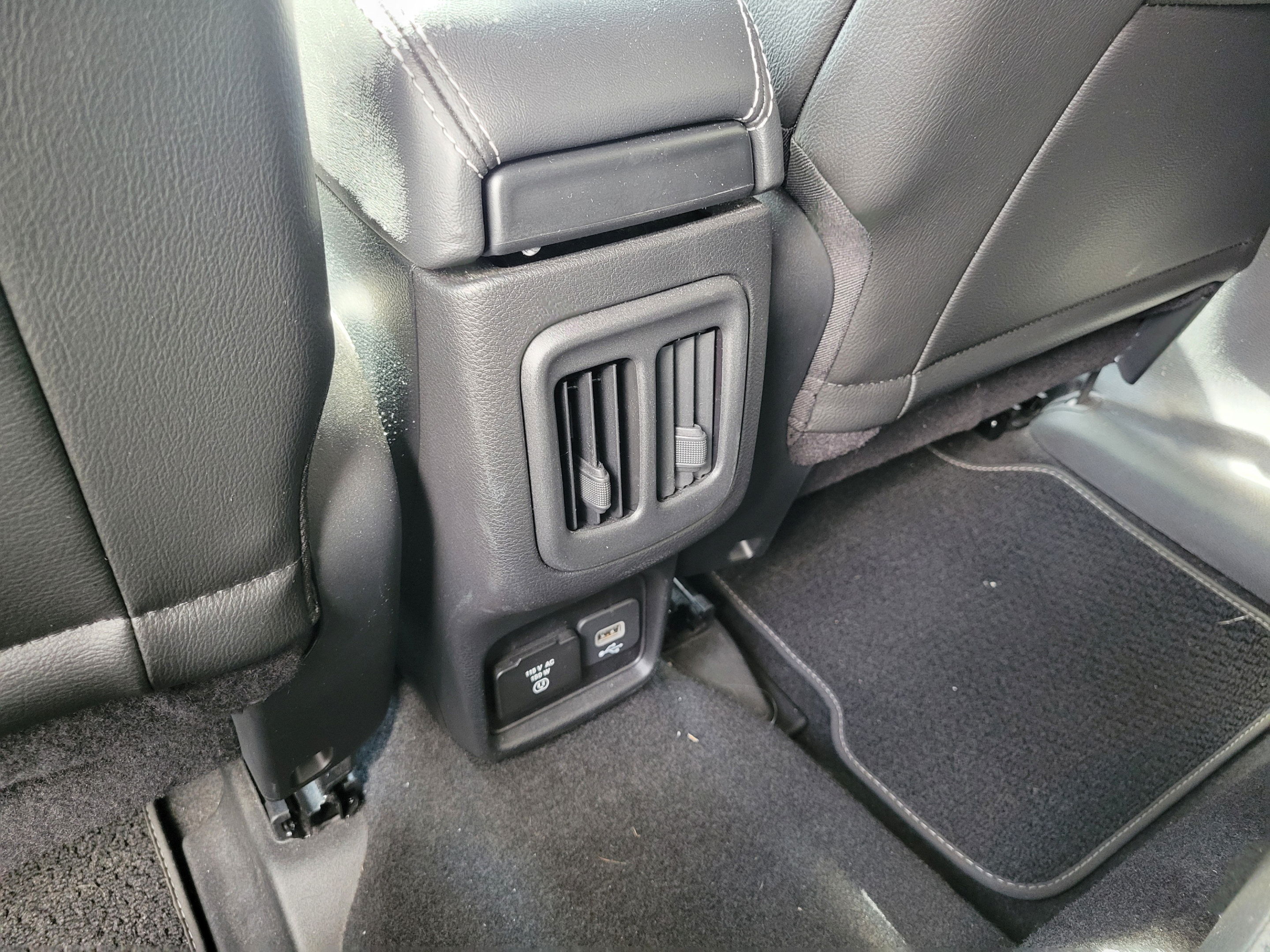 Certified 2021 Jeep Compass Latitude w/ Sun and Sound Group FWD image 11