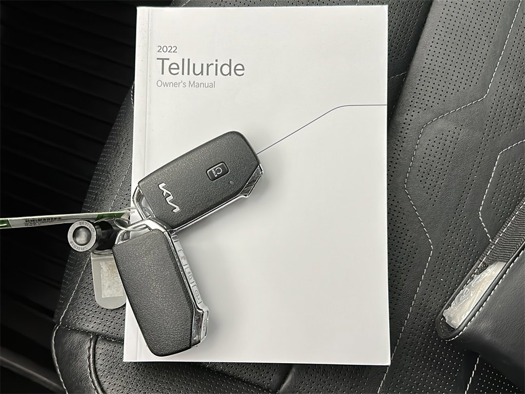 Used 2022 Kia Telluride SX w/ SX Prestige Package image 36