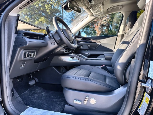 New 2026 Lincoln Nautilus Reserve w/ Jet Appearance Package AWD/4WD image 12
