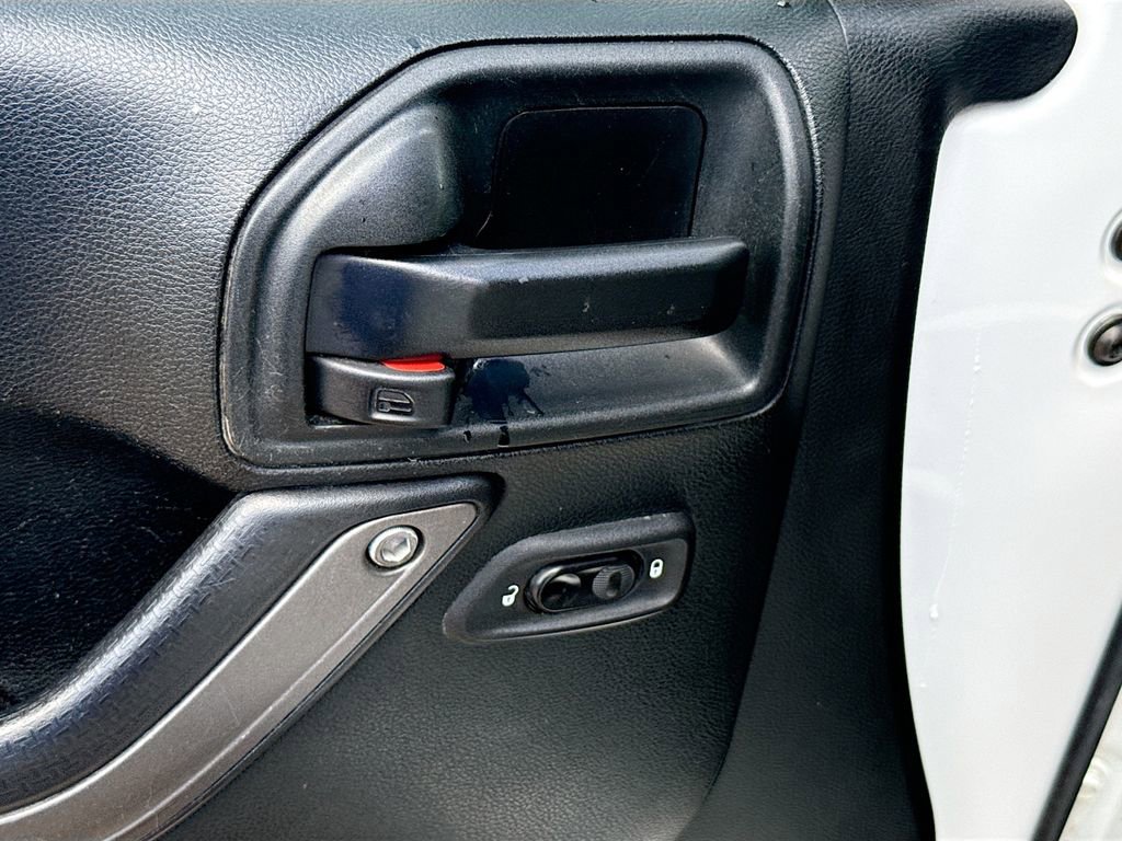 Used 2017 Jeep Wrangler Unlimited Sport image 19