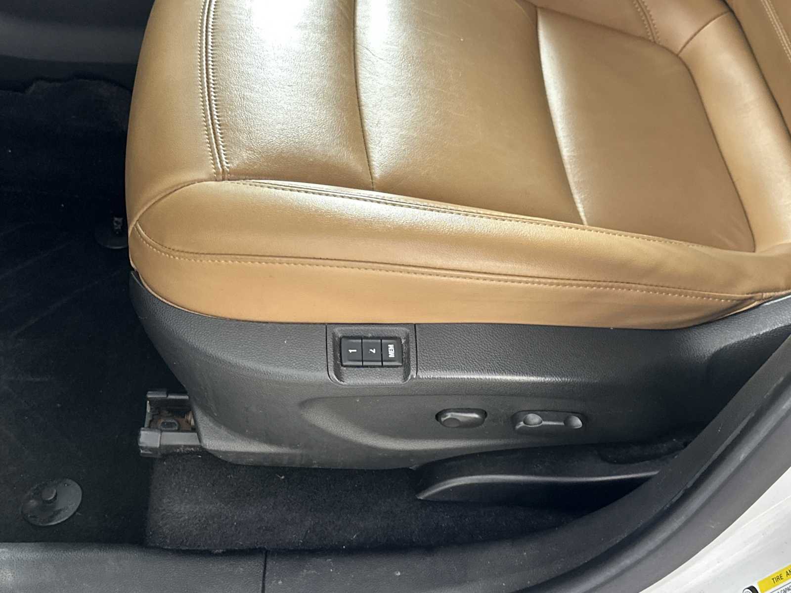 Used 2019 Buick Encore Essence w/ Experience Buick Package FWD image 12