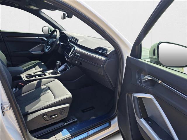 New 2025 Audi Q3 2.0T Premium image 12
