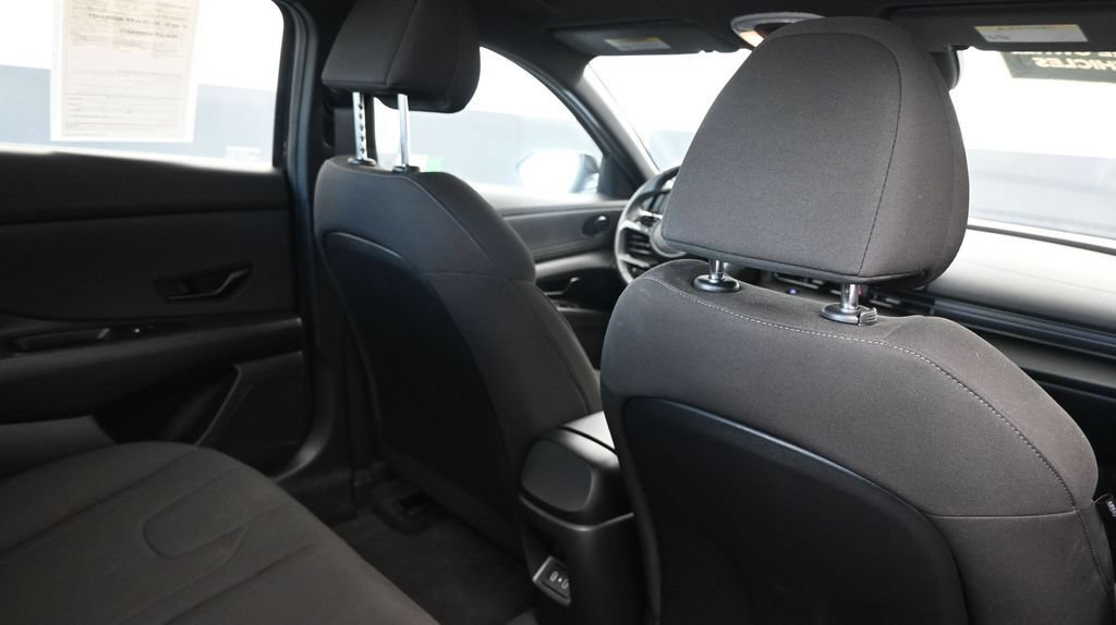 Certified 2025 Hyundai Elantra Sport FWD image 15