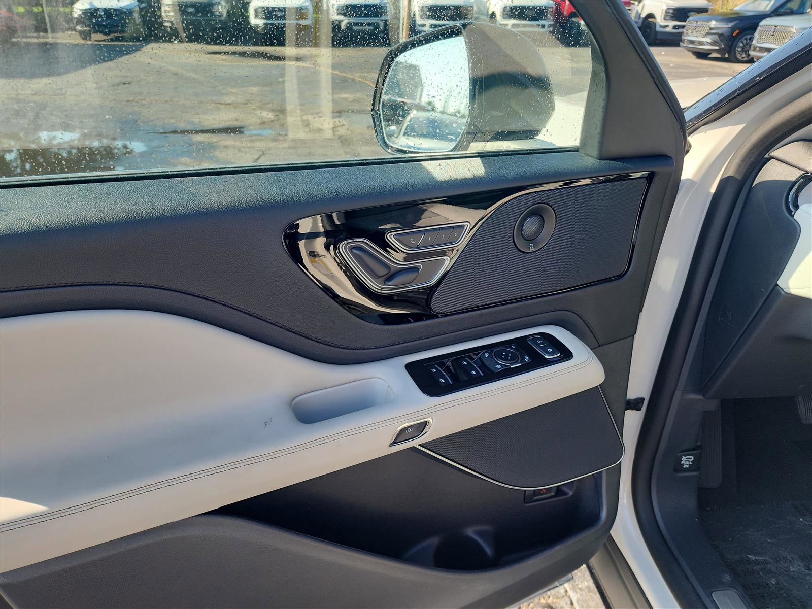 New 2025 Lincoln Aviator Reserve w/ Illumination Package RWD image 10