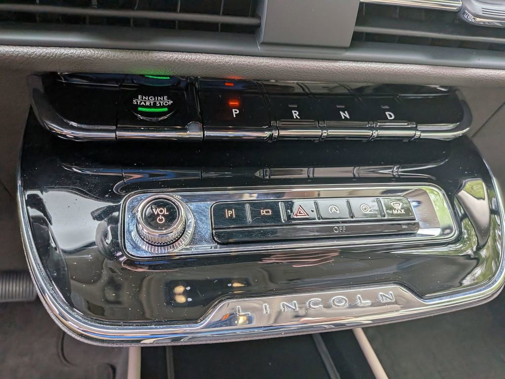 Used 2024 Lincoln Corsair Reserve w/ Equipment Group 201A image 34