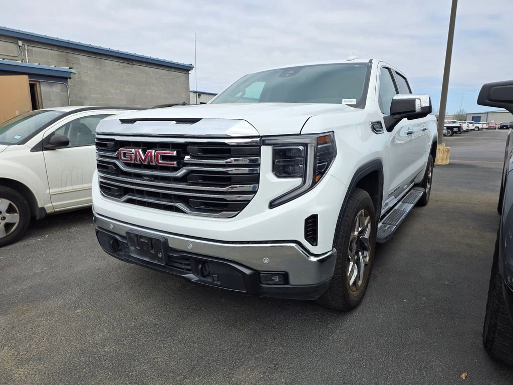Used 2022 GMC Sierra 1500 SLT image 1