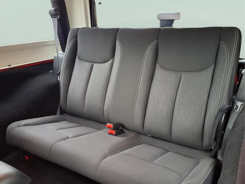 Used 2018 Jeep Wrangler Rubicon w/ Power Convenience Group image 12