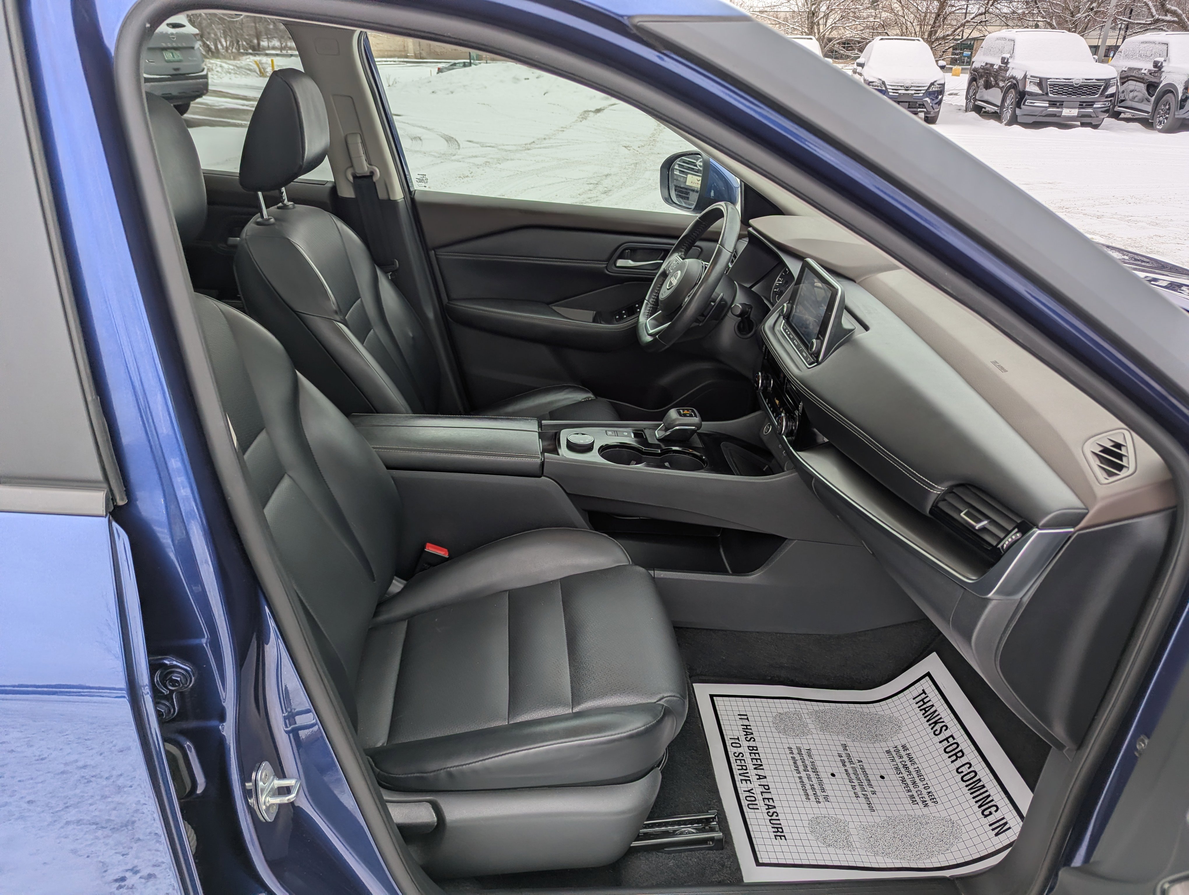 Used 2023 Nissan Rogue SV w/ SV Premium Package image 18