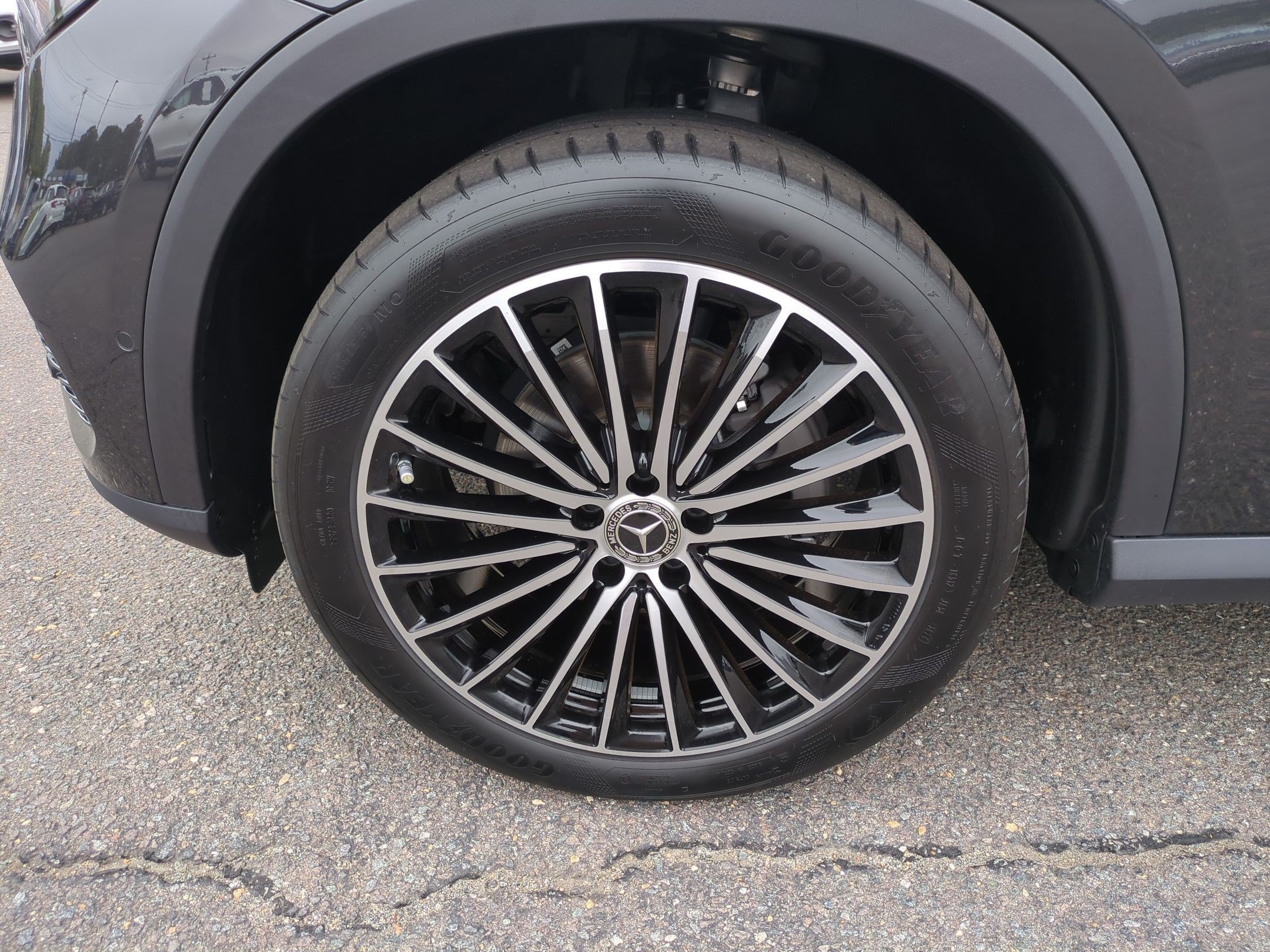Certified 2025 Mercedes-Benz GLC 300 4MATIC image 10