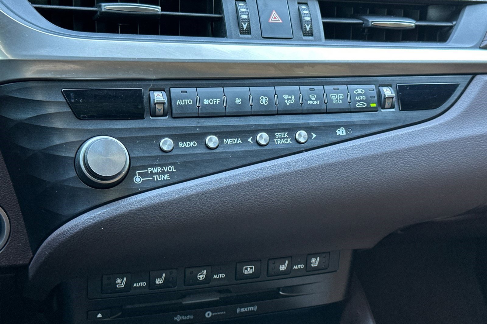 Certified 2021 Lexus ES 300h w/ Accessory Package image 26