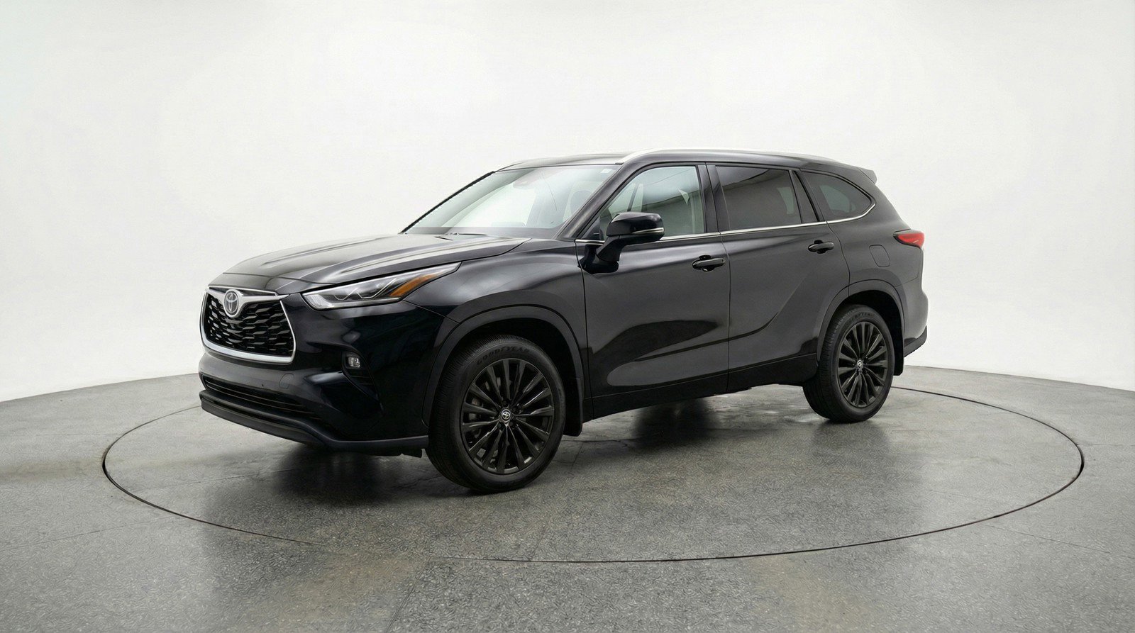 Used 2025 Toyota Highlander XSE image 3