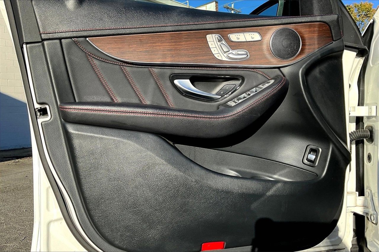 Used 2022 Mercedes-Benz GLC 43 AMG 4MATIC image 26