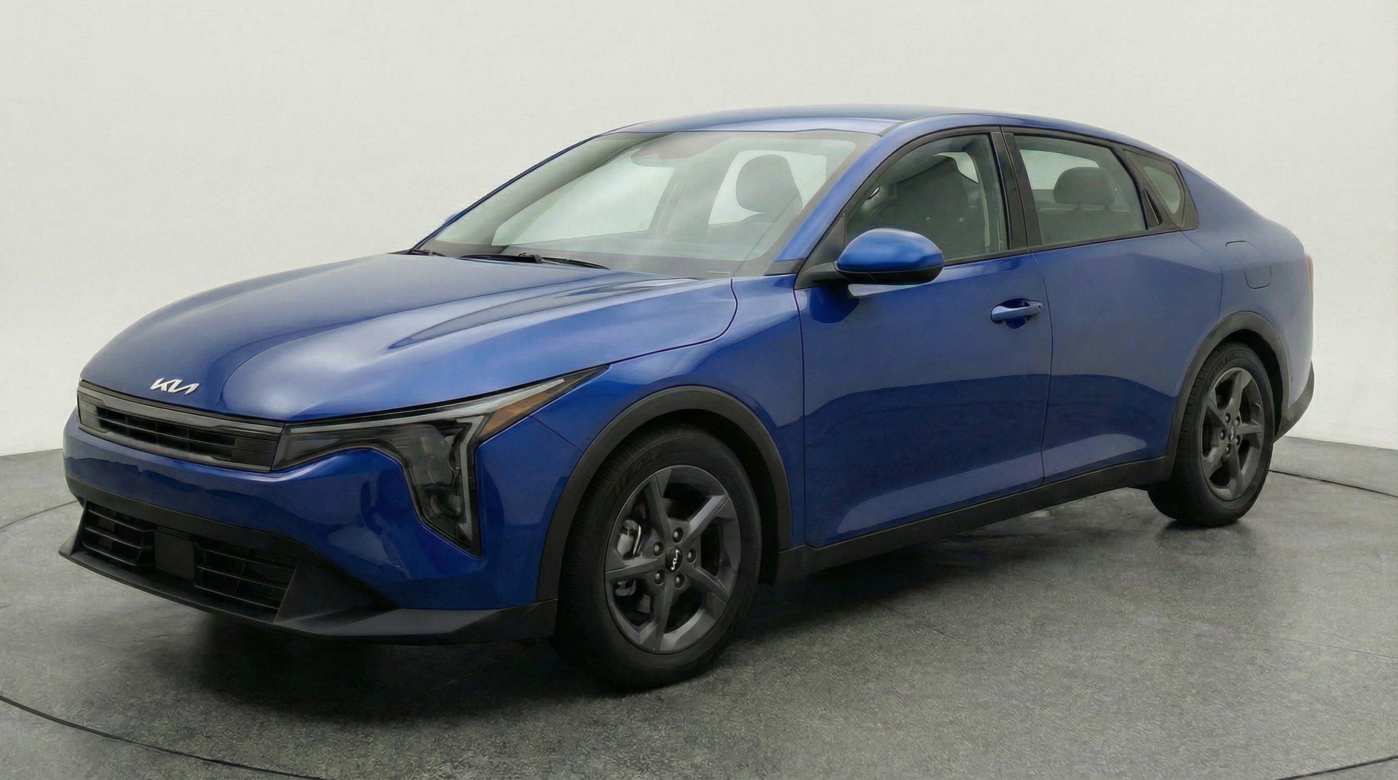 Used 2025 Kia K4 LXS image 3