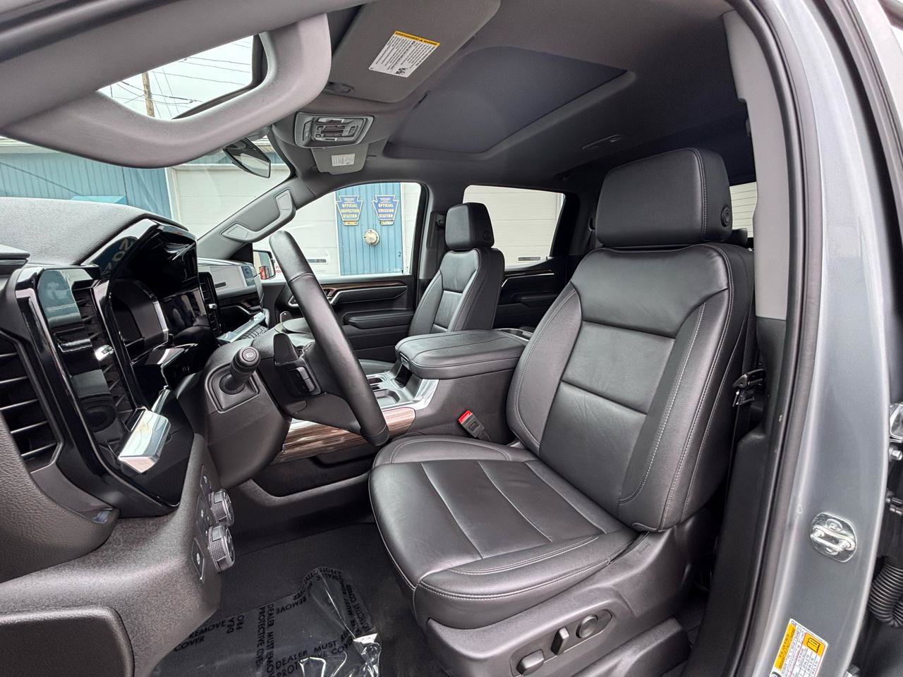 Used 2025 Chevrolet Silverado 1500 RST w/ Convenience Package II AWD/4WD image 15