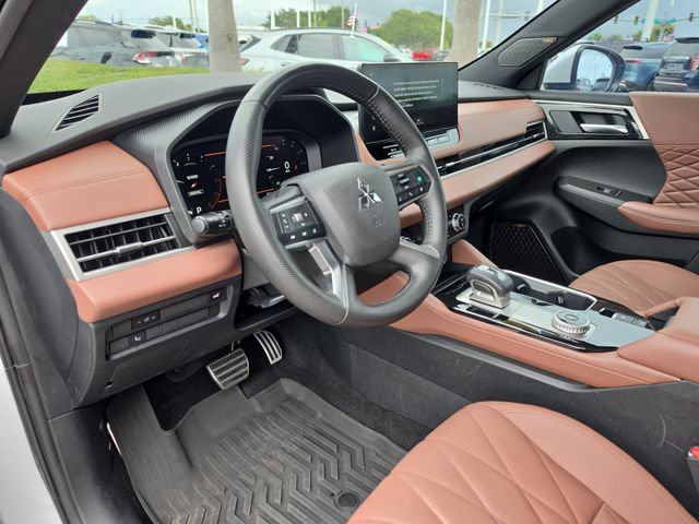 Used 2025 Mitsubishi Outlander SEL FWD image 15
