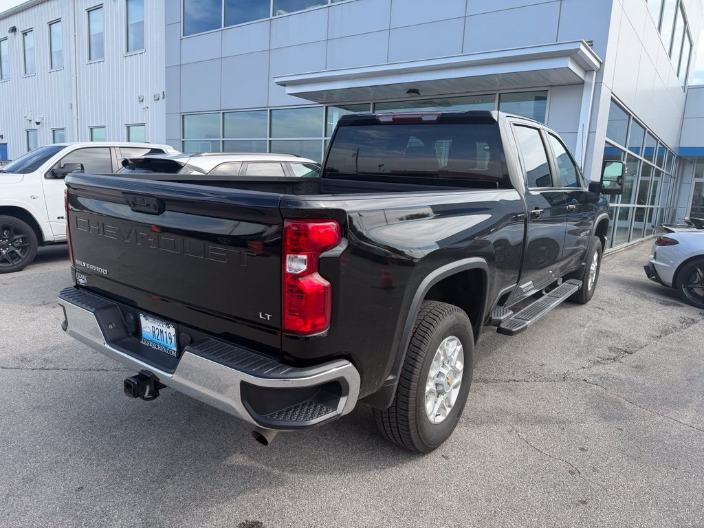 Used 2024 Chevrolet Silverado 2500 LT AWD/4WD image 3