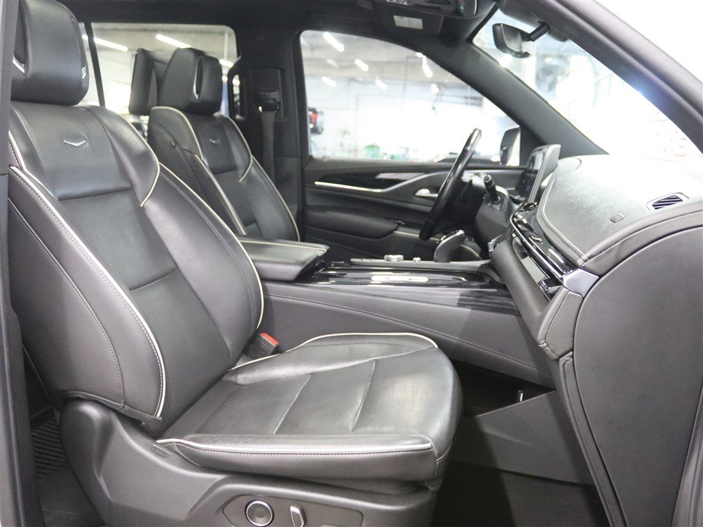 Used 2021 Cadillac Escalade Sport w/ Driver Assist Tech Package image 14