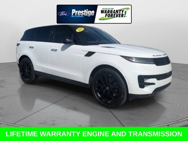 Used 2025 Land Rover Range Rover Sport SE AWD/4WD image 3