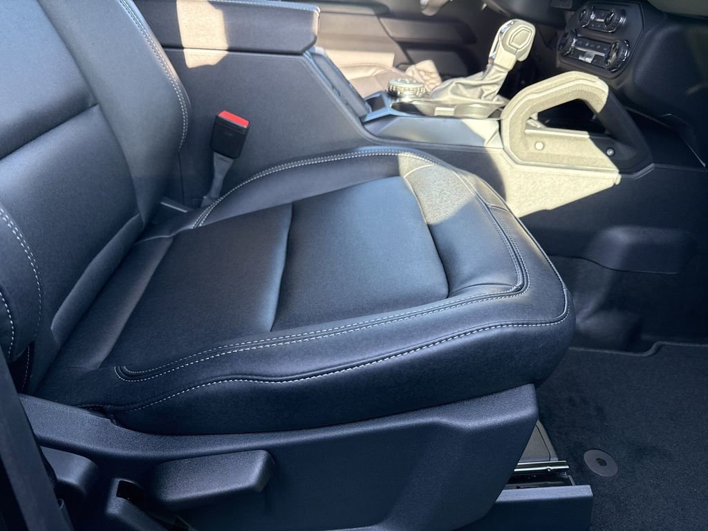 New 2025 Ford Bronco Badlands w/ Sasquatch Package image 13