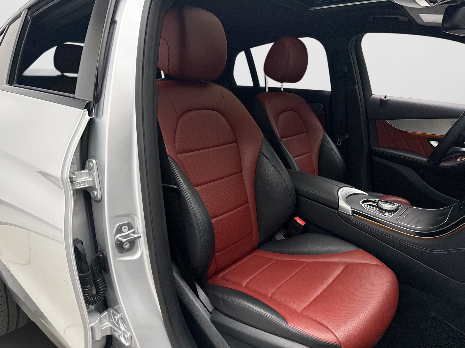 Used 2019 Mercedes-Benz GLC 300 4MATIC Coupe image 16