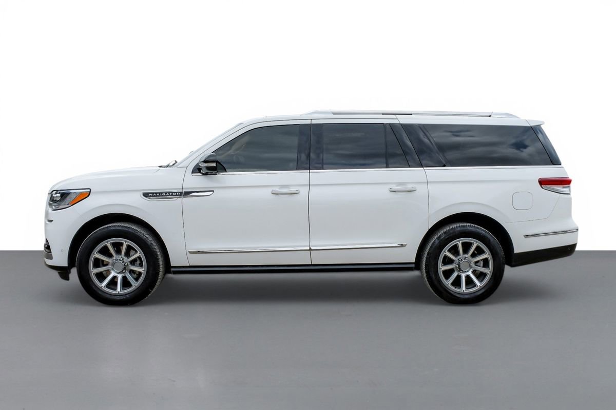 Used 2022 Lincoln Navigator L Reserve AWD/4WD image 9