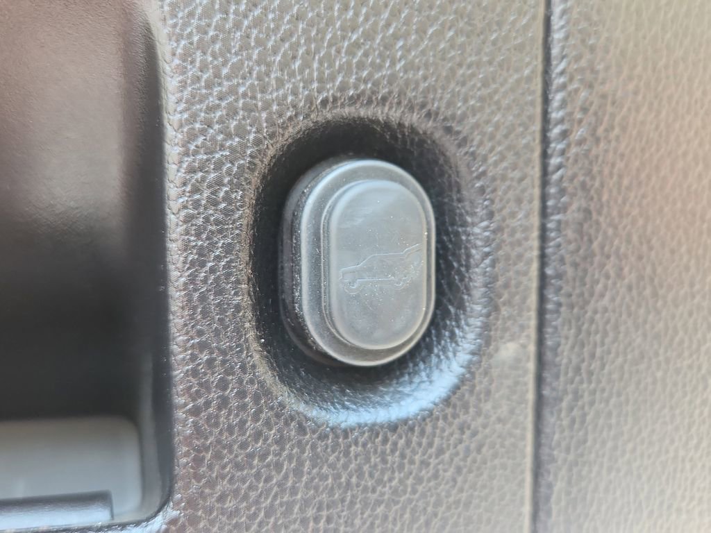 Used 2019 Cadillac Escalade ESV Platinum image 14