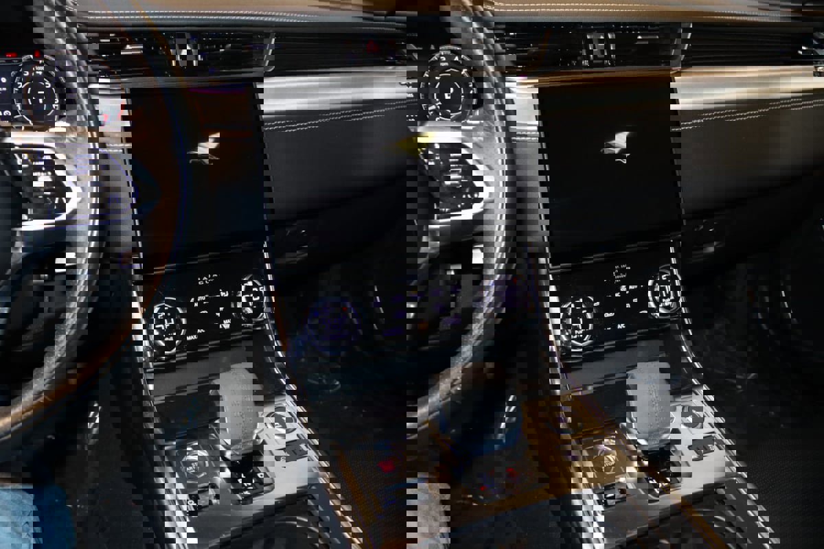 Used 2021 Jaguar XF R-Dynamic SE image 46