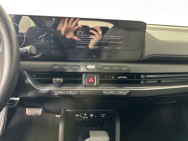 Used 2025 Kia K4 EX image 21