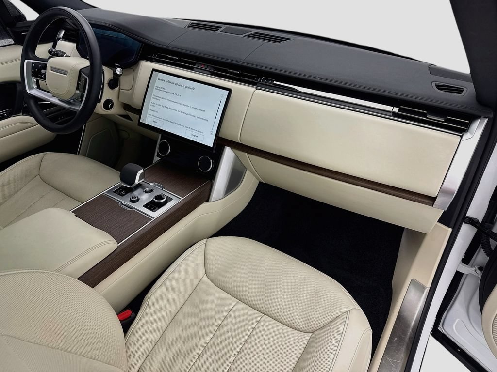 Used 2023 Land Rover Range Rover Long Wheelbase SE AWD/4WD image 16