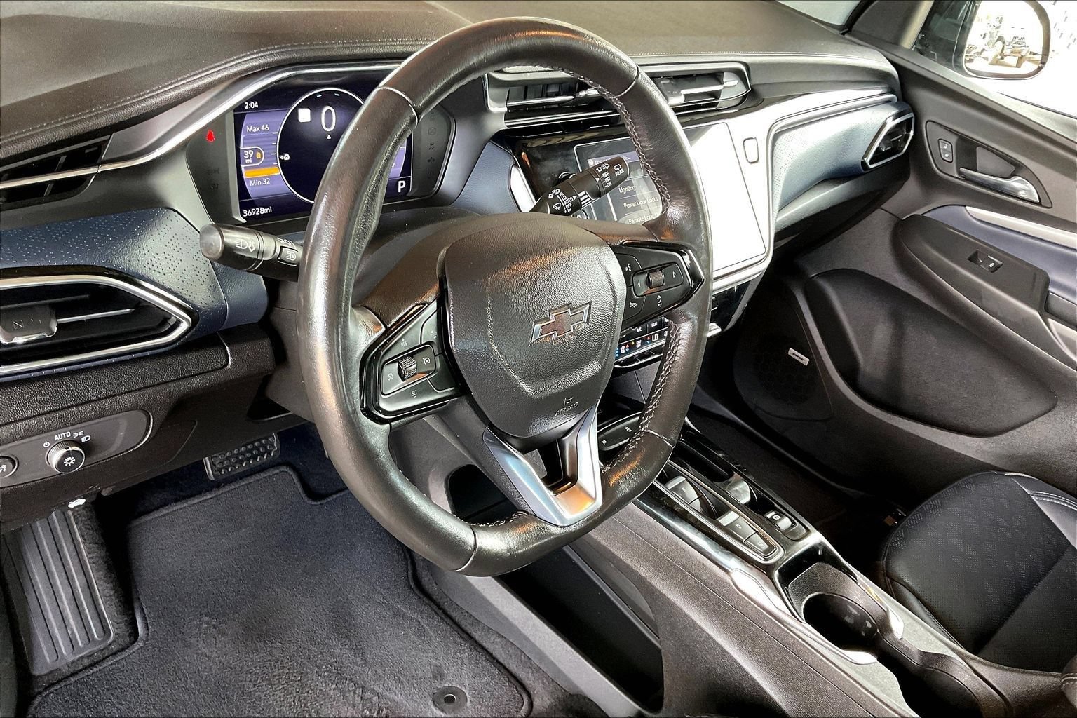 Used 2022 Chevrolet Bolt EUV Premier w/ Sun & Sound Package FWD image 16