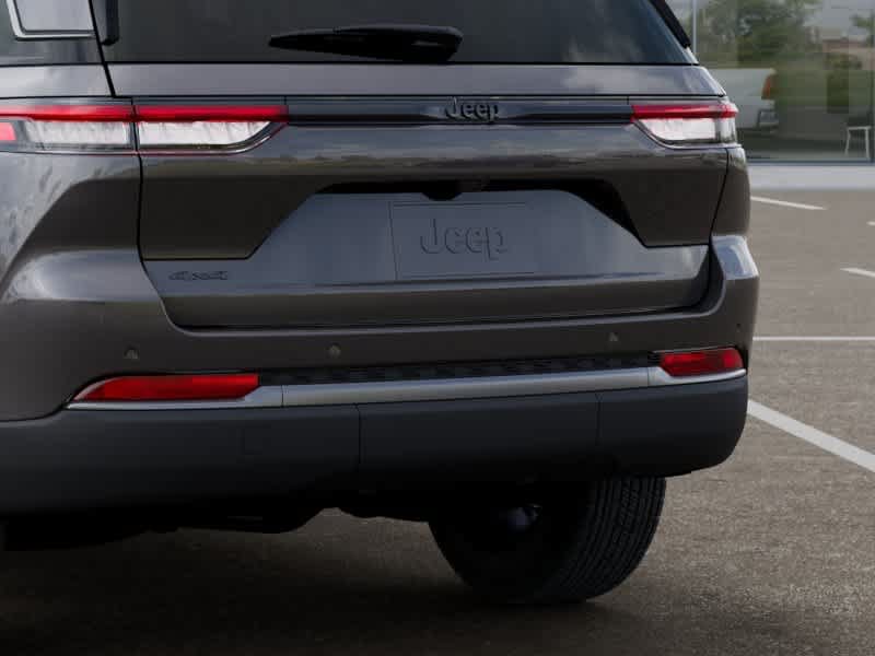 New 2026 Jeep Grand Cherokee Altitude AWD/4WD image 13