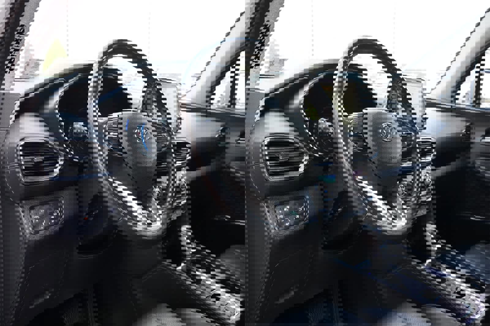 Used 2019 Hyundai Santa Fe Ultimate image 15