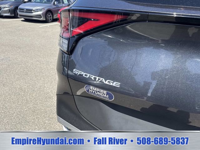Used 2023 Kia Sportage EX AWD/4WD image 5