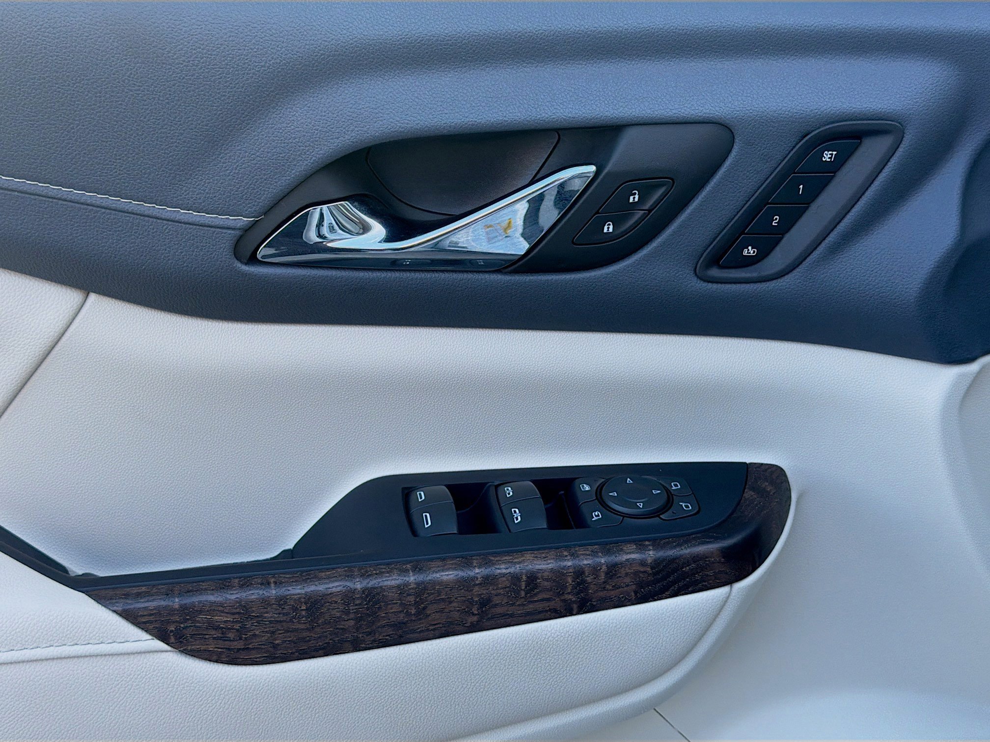 Used 2023 GMC Acadia Denali AWD/4WD image 15