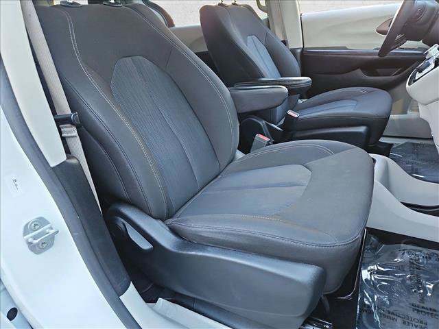 Used 2023 Chrysler Voyager LX FWD image 20