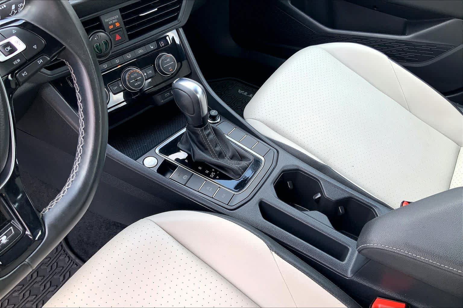 Used 2021 Volkswagen Jetta R-Line FWD image 17