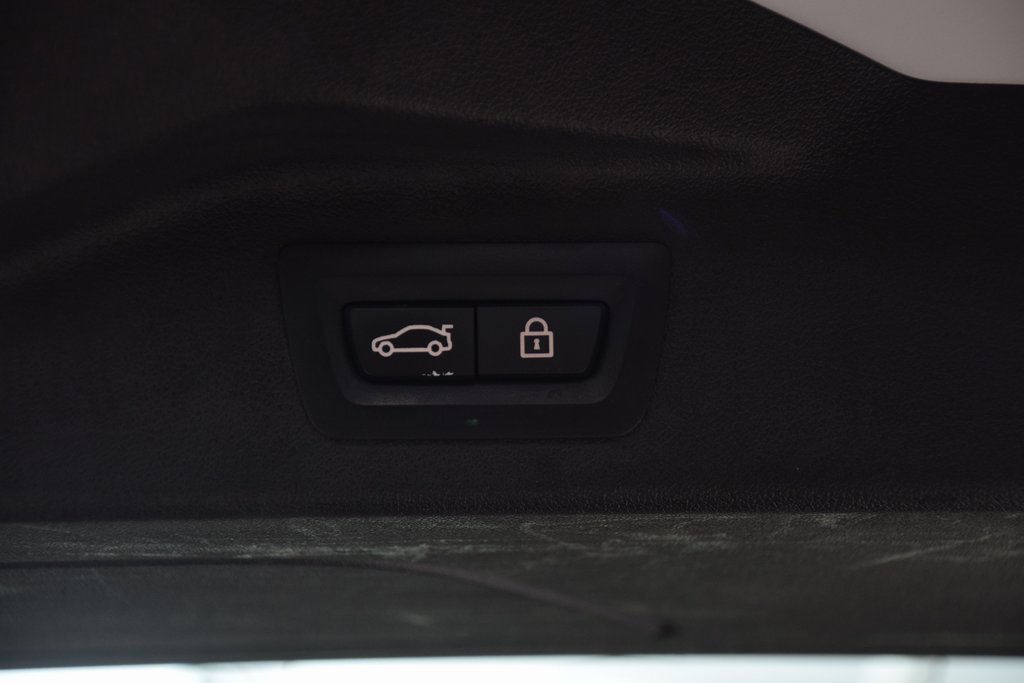 Used 2023 BMW X7 xDrive40i w/ Parking Assistance Package image 35