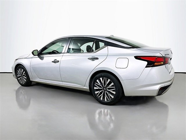 Used 2024 Nissan Altima 2.5 SV image 5